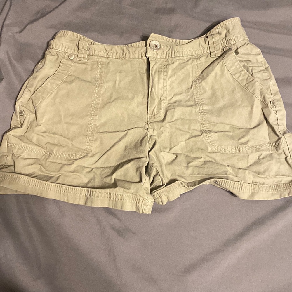 DKNY khaki shorts